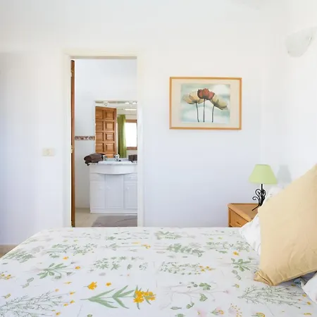 Casa Amarilla Sunny With Heated Pool