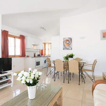 Casa Amarilla Sunny With Heated Pool Villa San Miguel de Abona