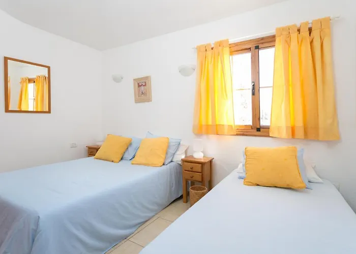 Casa Amarilla Sunny With Heated Pool