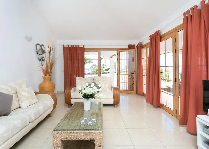 Casa Amarilla Sunny With Heated Pool ヴィラ