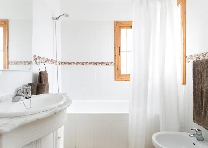 Casa Amarilla Sunny With Heated Pool