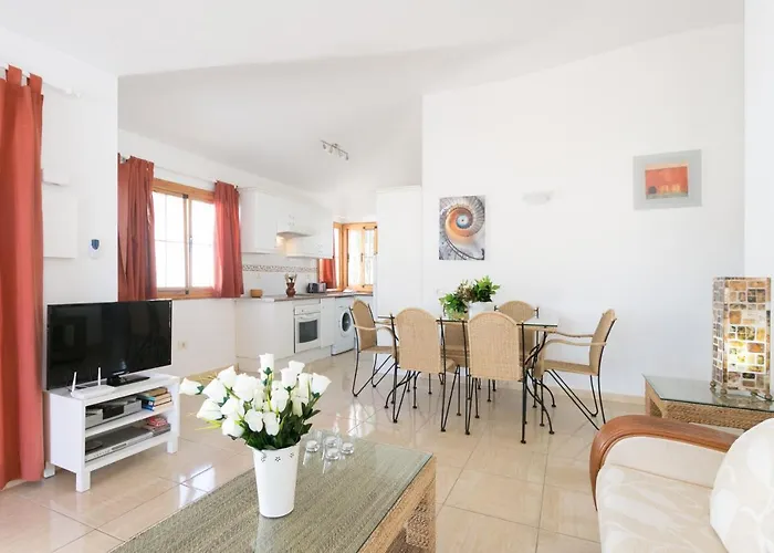 Casa Amarilla Sunny With Heated Pool Willa San Miguel de Abona
