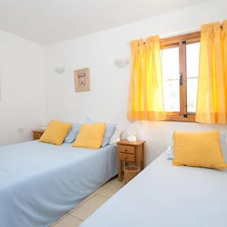 Casa Amarilla Sunny With Heated Pool