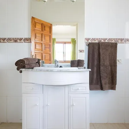 Casa Amarilla Sunny With Heated Pool Βίλα *