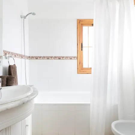 Casa Amarilla Sunny With Heated Pool